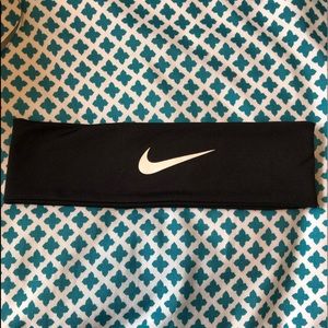 Nike headband